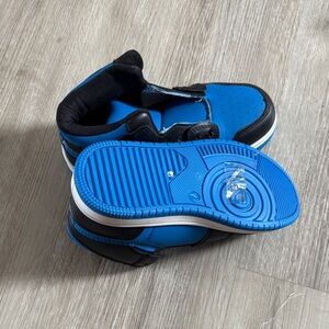 Ukids Kids Blue and Black Casual Sneakers